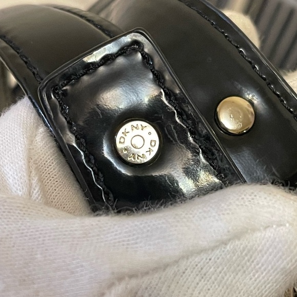 DKNY patent leather large hobo tote bag in black and silver hardware - Picture 5 of 15